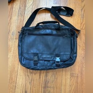 Elegant Black Leather Messenger Bag